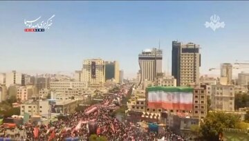 Video| Larawan mula sa Itaas ng Imam Reza Street sa Mashhad at ang Sigaw ng mga Tao para sa Pagpapaalam sa Martir na Lider ng Rebolusyon