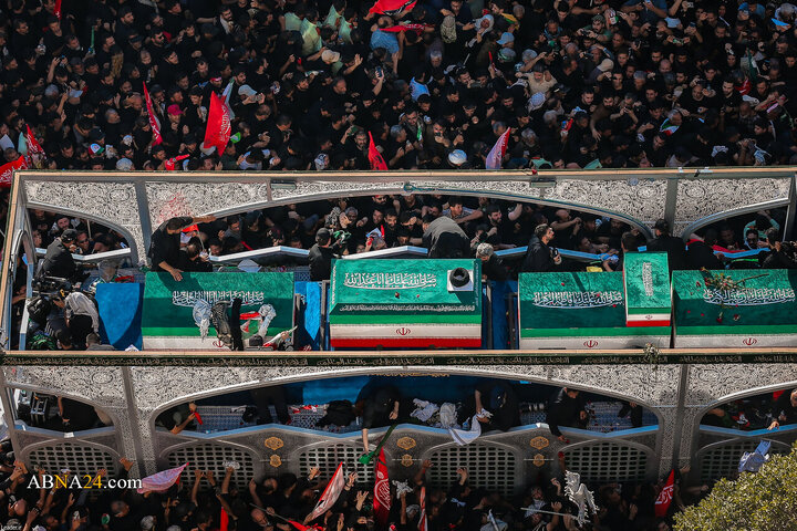 تشییع پیکر مطهر رهبر شهید انقلاب در مشهد مقدس