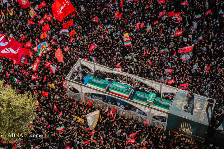 تشییع پیکر مطهر رهبر شهید انقلاب در مشهد مقدس