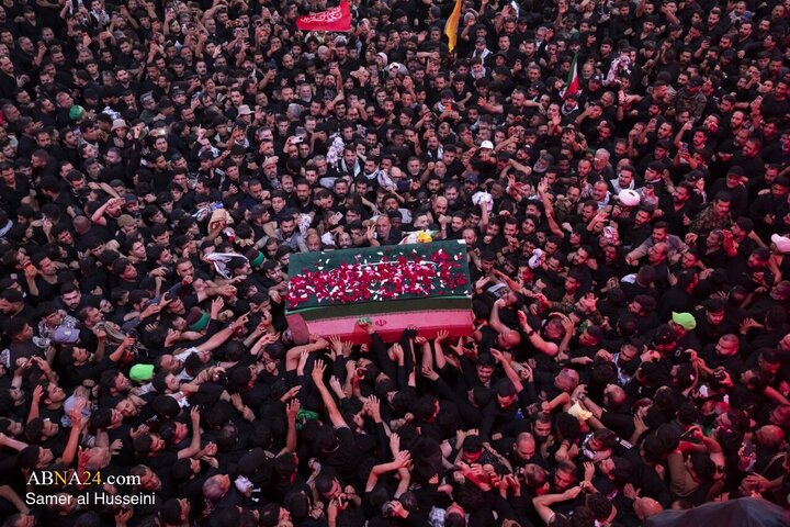 تشییع پیکر مطهر رهبر شهید انقلاب در کربلای معلی