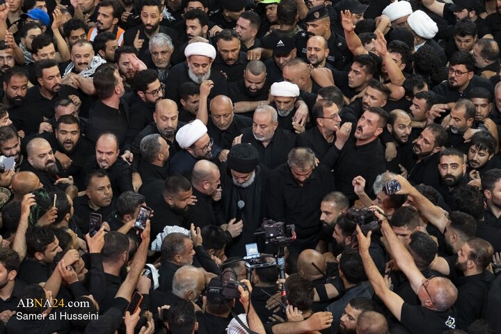 تشییع پیکر مطهر رهبر شهید انقلاب در کربلای معلی