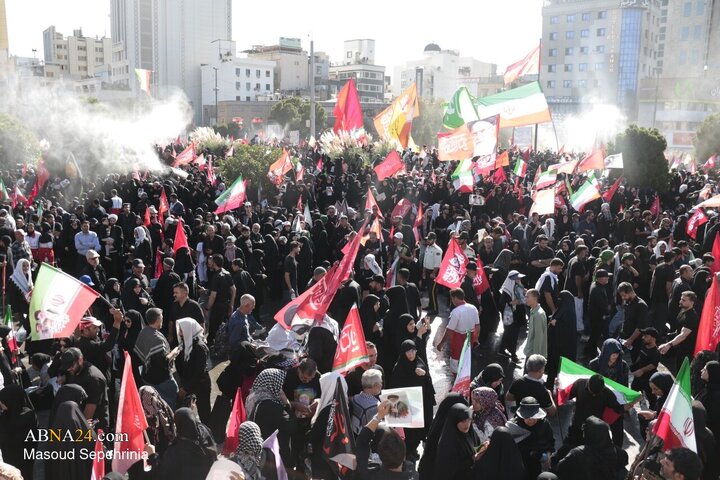 Cenazeyê pak ê Rêberê Şehîd ê Şoreşê li Meşheda Pîroz hate Oxir kirin – 2