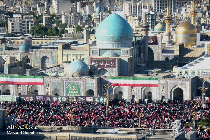 Cenazeyê pak ê Rêberê Şehîd ê Şoreşê li Meşheda Pîroz hate Oxir kirin – 2