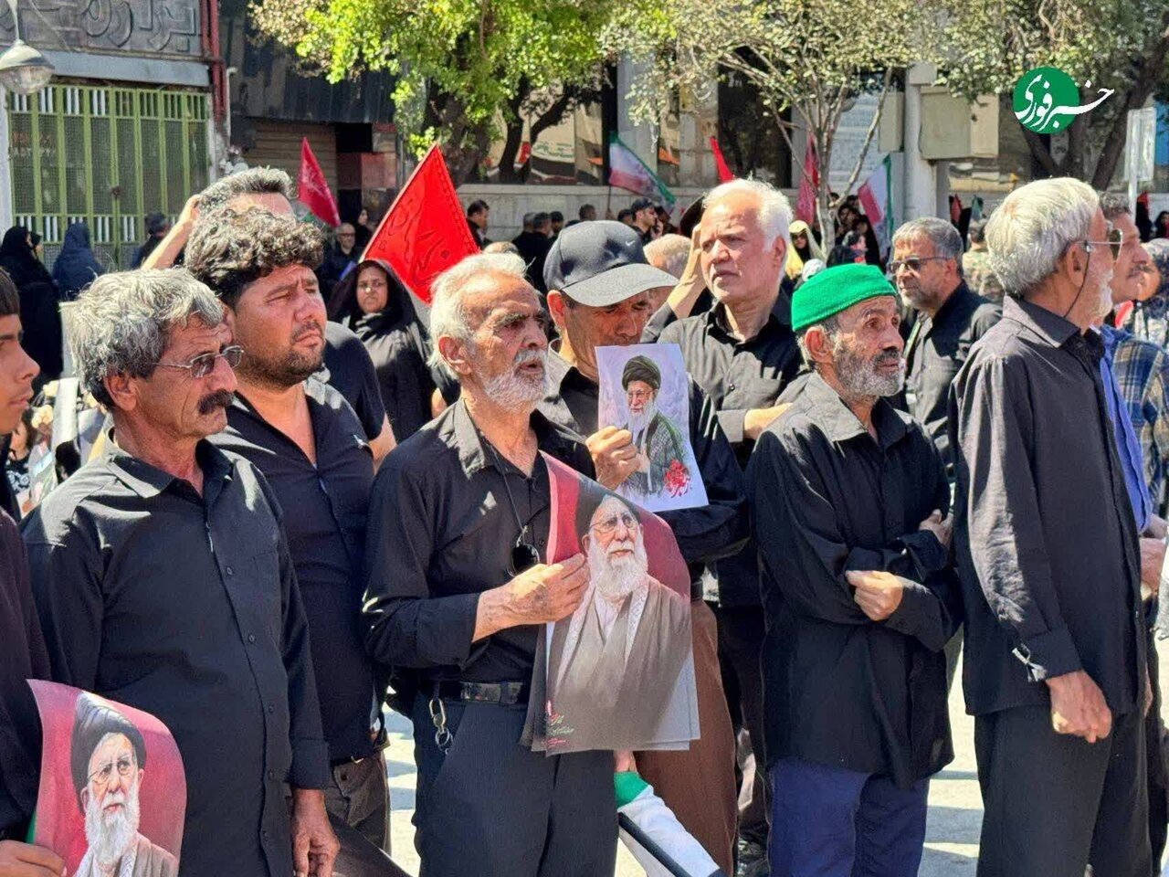 فيديو | الشعب الايراني بانتظار الجثمان الطاهر للشهيد الإمام السيد "الخامنئي" في مدينة مشهد