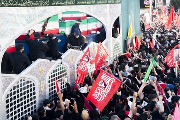 تشییع بی‌نظیر امام خامنه‌ای در تاریخ ثبت شد/ این حماسه، مصداق یاری الهی به مؤمنان است
