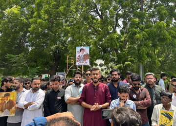Fotos: Estudantes de Karachi Realizam Oração Fúnebre em Ausência e Marcha pelo Líder Mártir