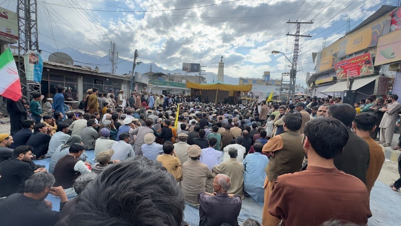 مشہد میں تشییع کے ساتھ ساتھ اسکردو میں بھی رہبرِ شہید کو پُرعقیدت الوداع
