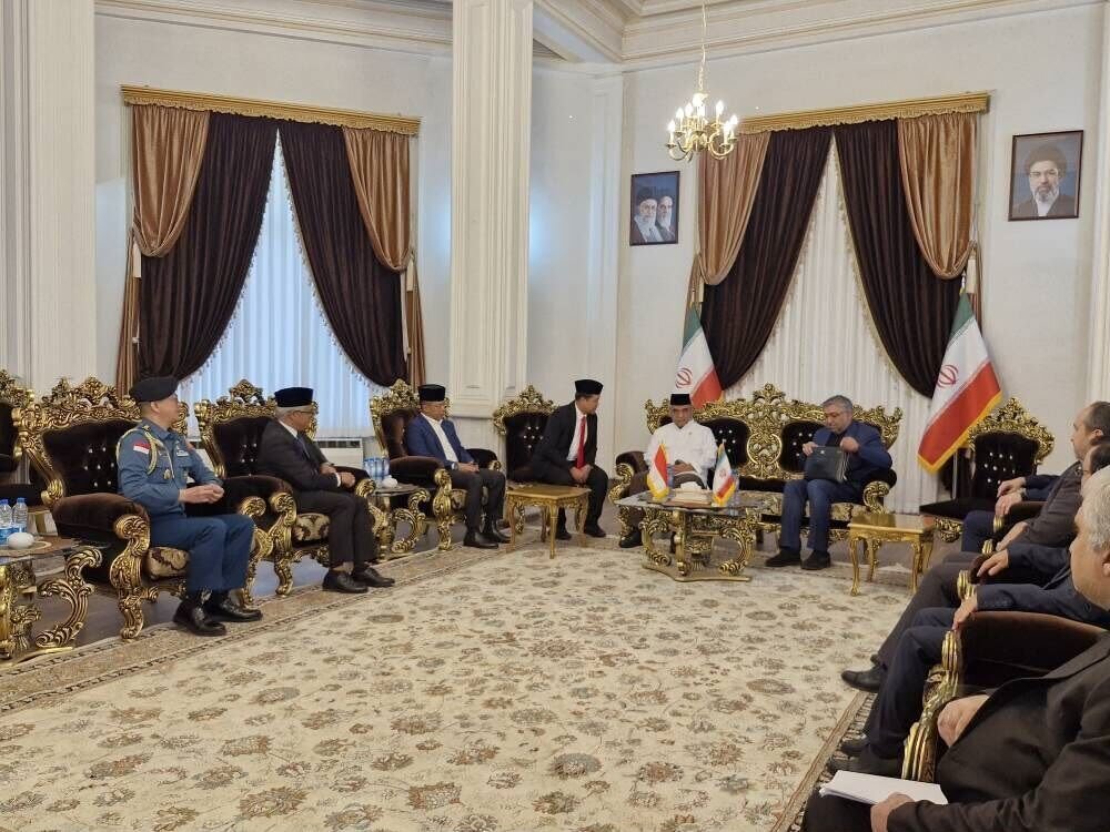 Waziri wa Mambo ya Nje wa Indonesia Awasili Mashhad Kutoa Rambirambi kwa Kiongozi Shahidi wa Mapinduzi ya Kiislamu