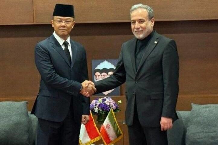 Waziri wa Mambo ya Nje wa Iran Akutana na Mwenzake wa Indonesia mjini Mashhad