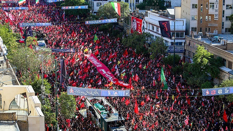 Meytê (Cenazê)paqij ê Rêberê Micahid ê Şehîd li Meşhedê hat birêkirin