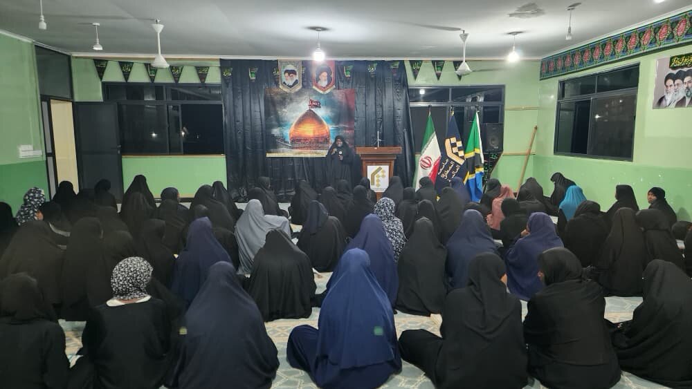 Shule ya Wasichana Yaadhimisha Shahada ya Imam Sajjad (a.s.) kwa Majlisi ya Maombolezo +Picha