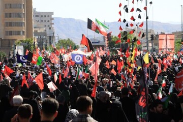 حضور مهاجرین افغانستانی مشهد در تشییع رهبر شهید