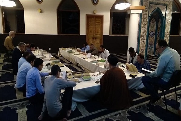 مراسم جزءخوانی قرآن در مسجد خوجه‌های هندی ماداگاسکار