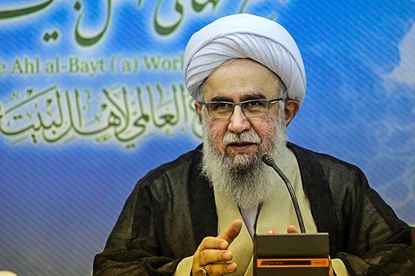 آیت‌الله رمضانی: استاد رحمان‌نژاد با خوشنویسی، هنر توحیدی را تدریس می‌کند
