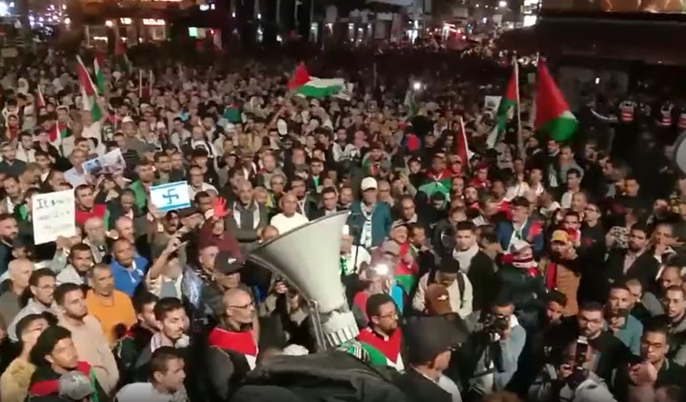 Video: Large protest in solidarity with Gaza in front of US embassy in Casablanca, Morocco