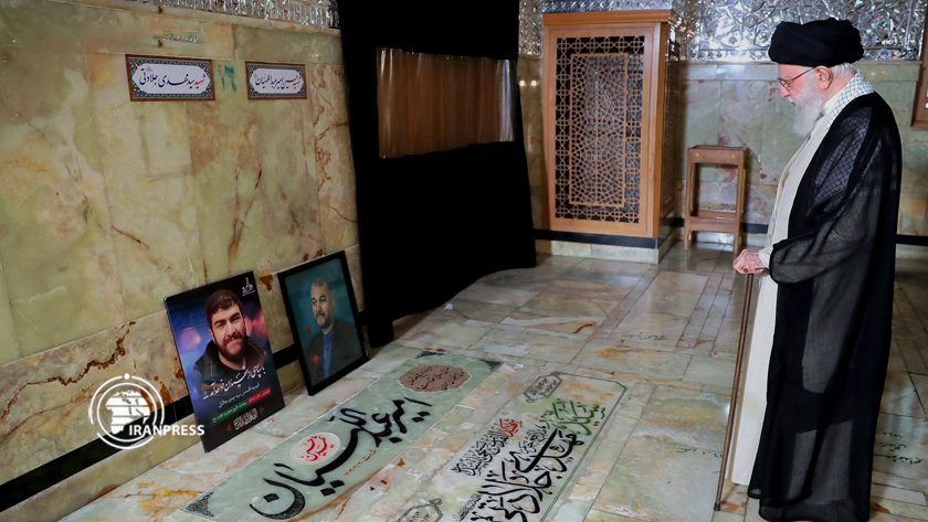 Leader Pays Visit to Some of Iranian Renowned Martyrs Graves