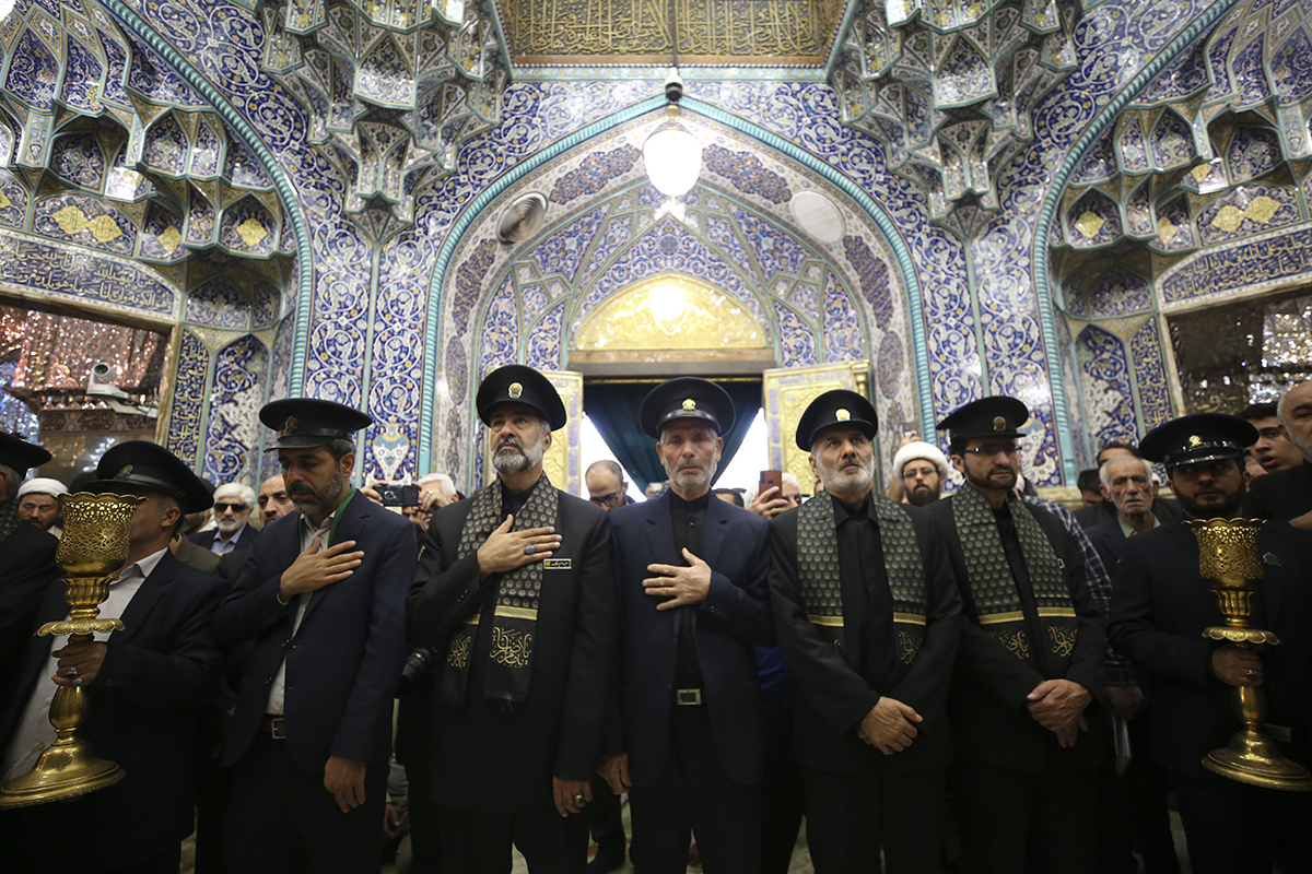 ویدیو | ‌عرض ارادت خادمان آستان قدس رضوی به ساحت مقدس کریمه اهلبیت علیهاالسلام