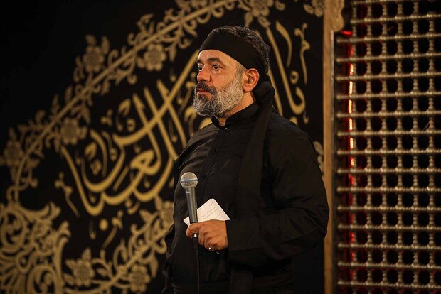 ویدیو | روضه‌خوانی «محمود کریمی» در منزل شهید نیلفروشان