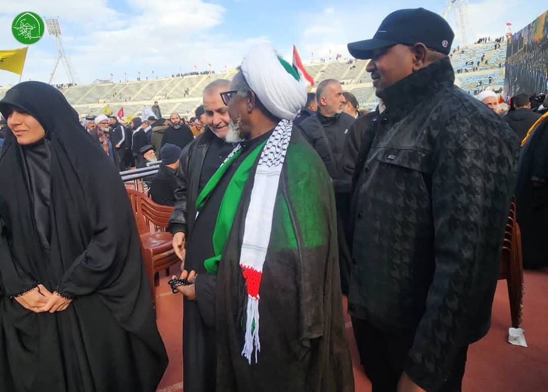 Presencia del Sheij Al-Zakzaki en el funeral de los mártires Hassan Nasralá y Hasham Saffiuddin