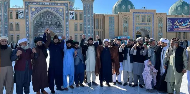 حضور هیئت علمای شیعه و سنی پاکستانی در مسجد مقدس جمکران 