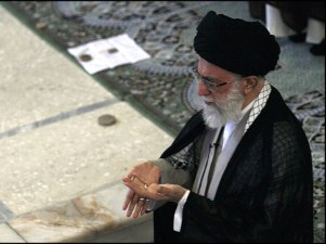 اقامه نماز عید به امامت رهبر انقلاب در دانشگاه تهران/ احتمالا جمعه عید فطر است