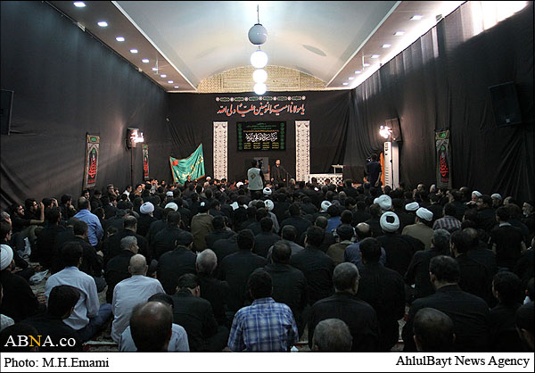گزارش تصویری/ آیین عزاداری و پیاده روی آیت الله وحید خراسانی در سالروز شهادت امام علی(ع) ــ 1