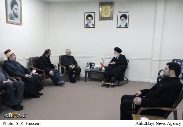  انتقاد علم الهدی از عدم پیشرفت عمرانی در دو آستان مقدس کربلا/ آغاز برنامه های فارسی در حرم کاظمین