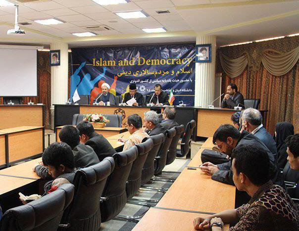 میراحمدی: الگوی مردم‌سالاری دینی می‌تواند در کشورهای اسلامی دیگر نیز مطرح شود