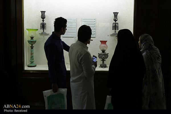 دانش‌آموختگان زبان فارسی از ٨ کشور مختلف به حرم مطهر رضوی مشرف شدند