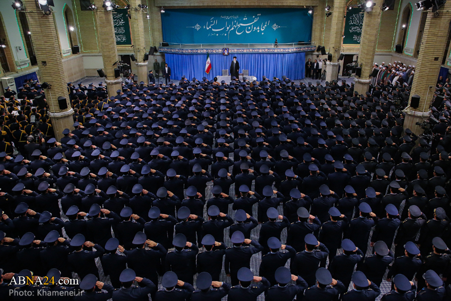 فرماندهان و کارکنان نیروی هوایی ارتش با رهبر معظم انقلاب دیدار کردند