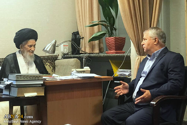 دیدار علی پروین با آیت الله علم الهدی + عکس