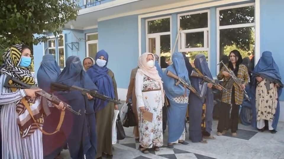 پیوستن زنان به صفوف مقابله با طالبان در افغانستان