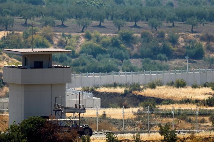 Ankara to complete Syria border wall within 5 months / Pics