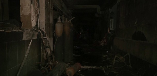 イラクの病院で酸素ボンベ爆発、コロナ患者27人死亡