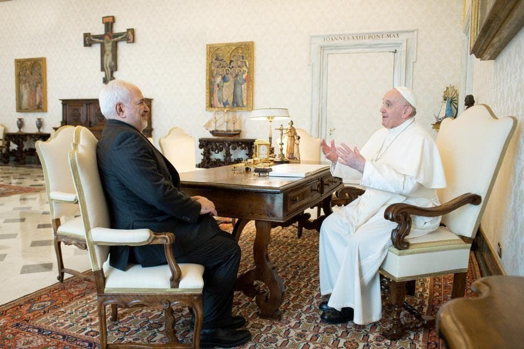 Iranian FM, Pope hold talks in Vatican
